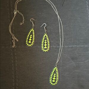 Elegant Silver and Yellow Teardrop Jewelry Set